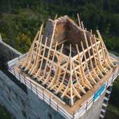 Rekonstrukce západní věže hradu Kašperk